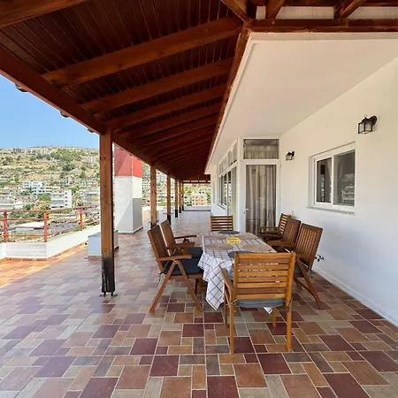 Apartament Seaview Penthouse In - Near The Saranda